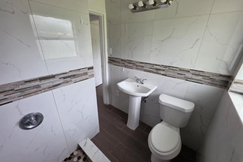Casa en alquiler en Clearwater, Florida, 3 dormitorios, 127.46 m2 № 2235324 - foto 12