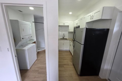Casa en alquiler en Clearwater, Florida, 3 dormitorios, 127.46 m2 № 2235324 - foto 3