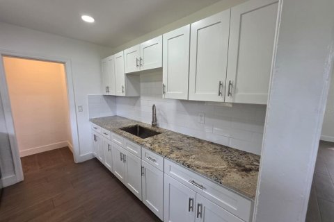 Casa en alquiler en Clearwater, Florida, 3 dormitorios, 127.46 m2 № 2235324 - foto 18