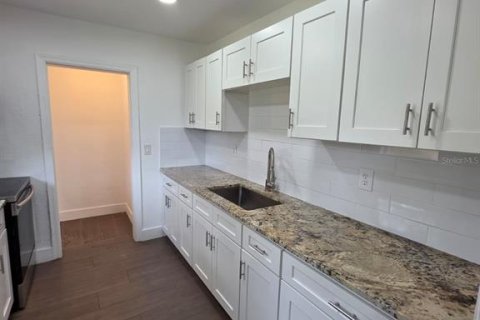 Casa en alquiler en Clearwater, Florida, 3 dormitorios, 127.46 m2 № 2235324 - foto 17