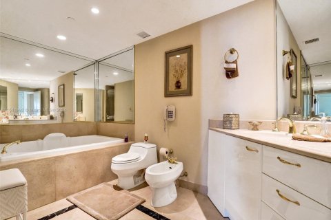 Condo in Aventura, Florida, 2 bedrooms  № 1703567 - photo 27