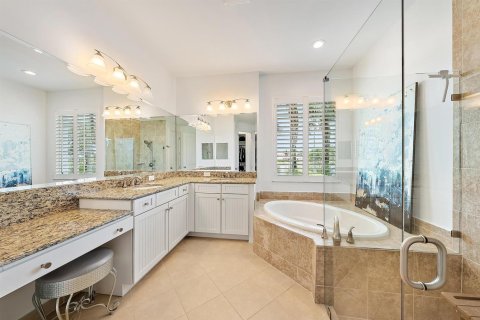 Condo in Jupiter, Florida, 2 bedrooms  № 2382929 - photo 2