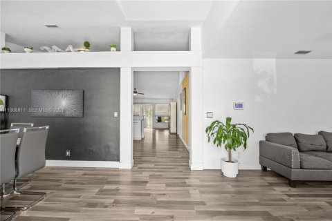 Villa ou maison à vendre à Port St. Lucie, Floride: 4 chambres, 194.17 m2 № 2051089 - photo 3