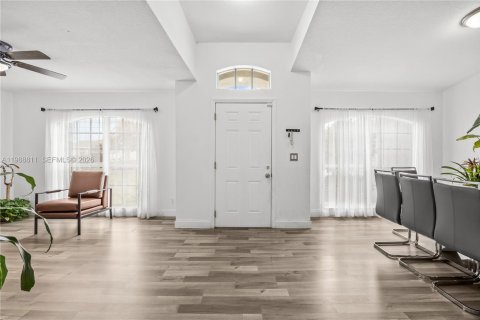 Villa ou maison à vendre à Port St. Lucie, Floride: 4 chambres, 194.17 m2 № 2051089 - photo 4