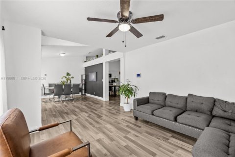 Villa ou maison à vendre à Port St. Lucie, Floride: 4 chambres, 194.17 m2 № 2051089 - photo 6