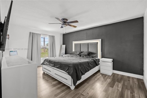 Villa ou maison à vendre à Port St. Lucie, Floride: 4 chambres, 194.17 m2 № 2051089 - photo 16