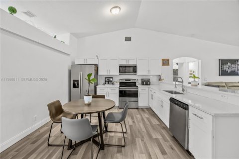 Villa ou maison à vendre à Port St. Lucie, Floride: 4 chambres, 194.17 m2 № 2051089 - photo 11