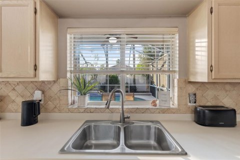 Casa en venta en Wesley Chapel, Florida, 5 dormitorios, 301.28 m2 № 1913863 - foto 16