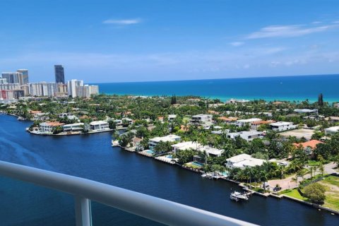 Copropriété à louer à Aventura, Floride: 4 chambres, 332.13 m2 № 1881519 - photo 2