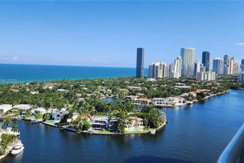 Copropriété à louer à Aventura, Floride: 4 chambres, 332.13 m2 № 1881519 - photo 4