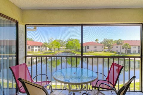 Condo in Bradenton, Florida, 2 bedrooms  № 215313 - photo 2