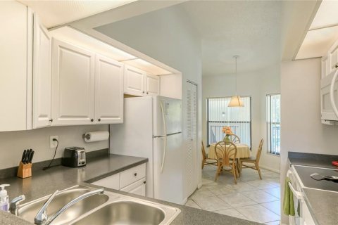 Condo in Bradenton, Florida, 2 bedrooms  № 215313 - photo 12