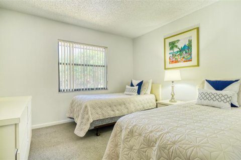 Condo in Bradenton, Florida, 2 bedrooms  № 215313 - photo 22