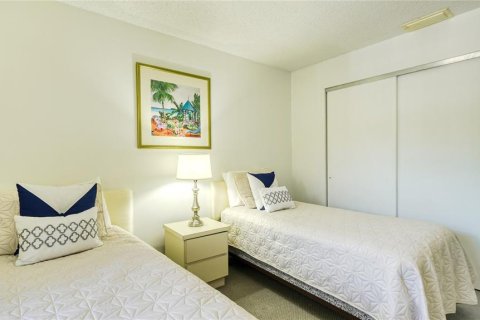 Condo in Bradenton, Florida, 2 bedrooms  № 215313 - photo 23