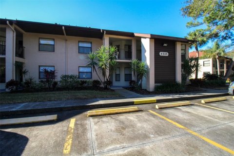 Condo in Bradenton, Florida, 2 bedrooms  № 215313 - photo 1