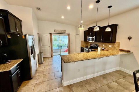 Casa en venta en New Smyrna Beach, Florida, 4 dormitorios, 154.4 m2 № 1767201 - foto 3