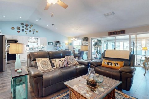 Casa en venta en New Smyrna Beach, Florida, 2 dormitorios, 111.11 m2 № 1432734 - foto 6