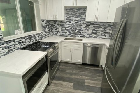 Casa en alquiler en Deerfield Beach, Florida, 3 dormitorios, 105.35 m2 № 1925236 - foto 6