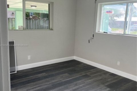 Casa en alquiler en Deerfield Beach, Florida, 3 dormitorios, 105.35 m2 № 1925236 - foto 8