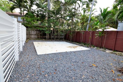 Снять в аренду виллу или дом в Майами, Флорида 2 спальни, 74.32м2, № 1921209 - фото 13