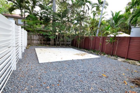 Снять в аренду виллу или дом в Майами, Флорида 2 спальни, 74.32м2, № 1921209 - фото 14