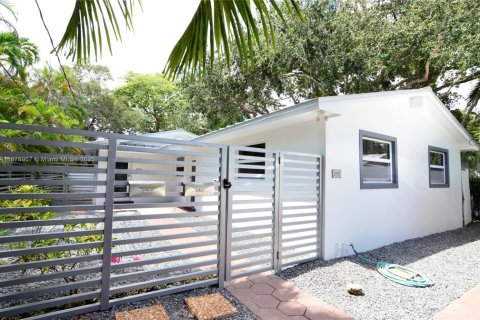 Снять в аренду виллу или дом в Майами, Флорида 2 спальни, 74.32м2, № 1921209 - фото 20