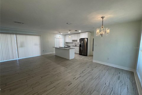 Villa ou maison à louer à Port Charlotte, Floride: 3 chambres, 135.08 m2 № 2095287 - photo 2