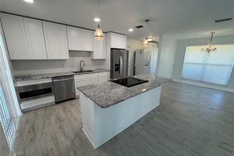 Villa ou maison à louer à Port Charlotte, Floride: 3 chambres, 135.08 m2 № 2095287 - photo 8