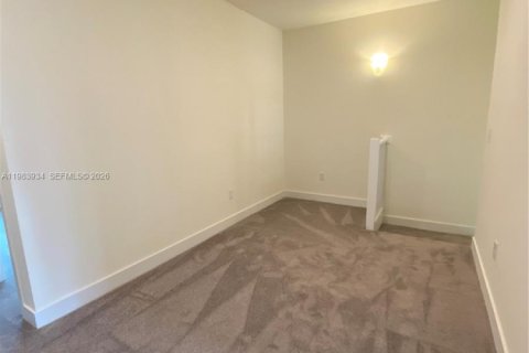 Touwnhouse à louer à Doral, Floride: 3 chambres, 145.86 m2 № 2045797 - photo 15