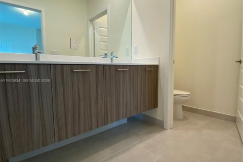 Touwnhouse à louer à Doral, Floride: 3 chambres, 145.86 m2 № 2045797 - photo 27