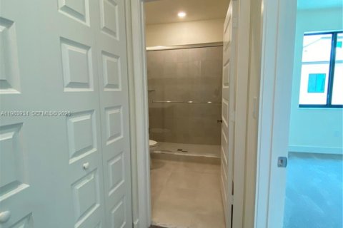 Touwnhouse à louer à Doral, Floride: 3 chambres, 145.86 m2 № 2045797 - photo 20
