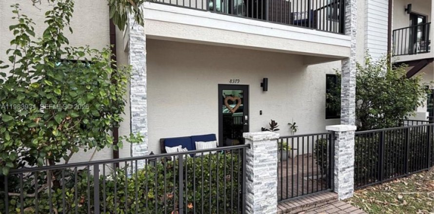 Touwnhouse à Doral, Floride 3 chambres, 145.86 m2 № 2045797
