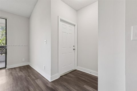 Appartement à louer à Coconut Creek, Floride: 1 chambre, 90.77 m2 № 1947335 - photo 3
