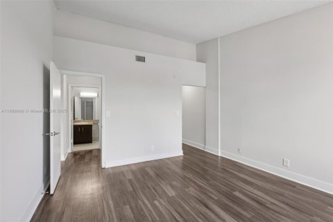 Appartement à louer à Coconut Creek, Floride: 1 chambre, 90.77 m2 № 1947335 - photo 13