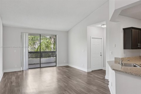 Appartement à louer à Coconut Creek, Floride: 1 chambre, 90.77 m2 № 1947335 - photo 4