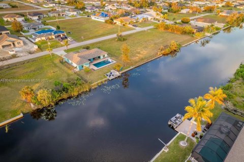 Casa en venta en Cape Coral, Florida, 3 dormitorios № 1320852 - foto 29