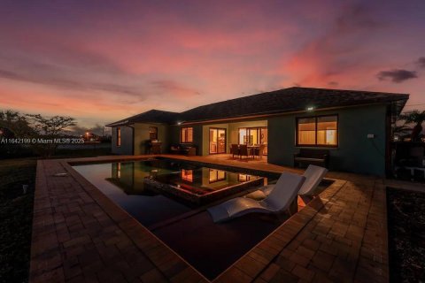Casa en venta en Cape Coral, Florida, 3 dormitorios № 1320852 - foto 6