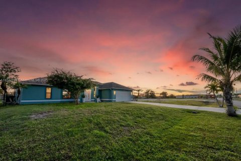 Casa en venta en Cape Coral, Florida, 3 dormitorios № 1320852 - foto 4