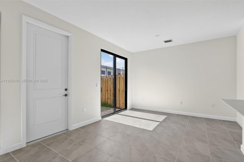 Townhouse in Homestead, Florida 4 bedrooms, 133.41 sq.m. № 1994000 - photo 18