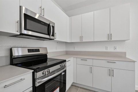 Townhouse in Homestead, Florida 4 bedrooms, 133.41 sq.m. № 1994000 - photo 15