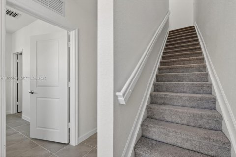 Townhouse in Homestead, Florida 4 bedrooms, 133.41 sq.m. № 1994000 - photo 23