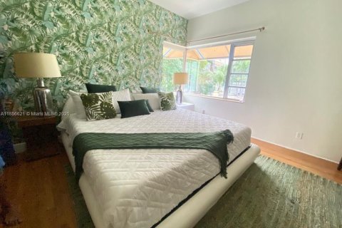 Снять в аренду виллу или дом в Холливуд, Флорида 5 спален, 225.75м2, № 1881563 - фото 6