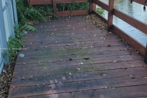 Casa en venta en Hialeah, Florida, 4 dormitorios, 205.96 m2 № 1986791 - foto 28