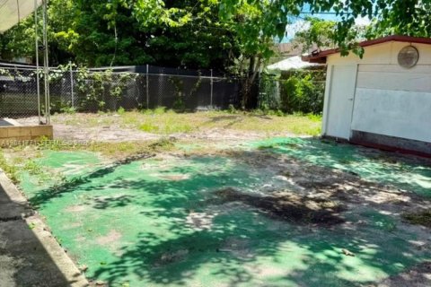 Commercial property in Hialeah, Florida 153.75 sq.m. № 2244891 - photo 7