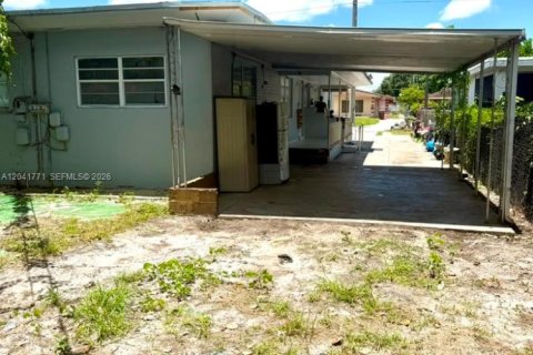 Commercial property in Hialeah, Florida 153.75 sq.m. № 2244891 - photo 5