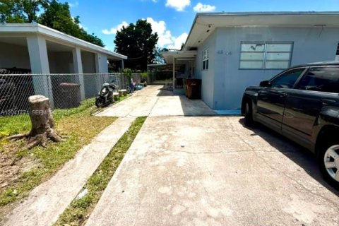 Commercial property in Hialeah, Florida 153.75 sq.m. № 2244891 - photo 3