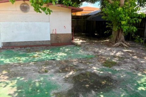 Commercial property in Hialeah, Florida 153.75 sq.m. № 2244891 - photo 9