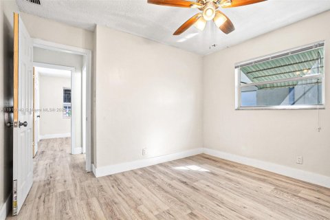 Villa ou maison à vendre à Tamarac, Floride: 3 chambres, 98.66 m2 № 1966400 - photo 3