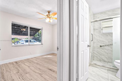 Villa ou maison à vendre à Tamarac, Floride: 3 chambres, 98.66 m2 № 1966400 - photo 4