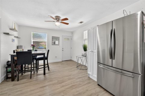House in Daytona Beach, Florida 3 bedrooms, 105.44 sq.m. № 2102493 - photo 3